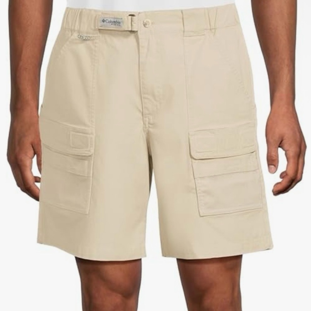 Columbia Half Moon III Men's Beige Cargo Shorts 6” Inseam **DISCONTINUED**